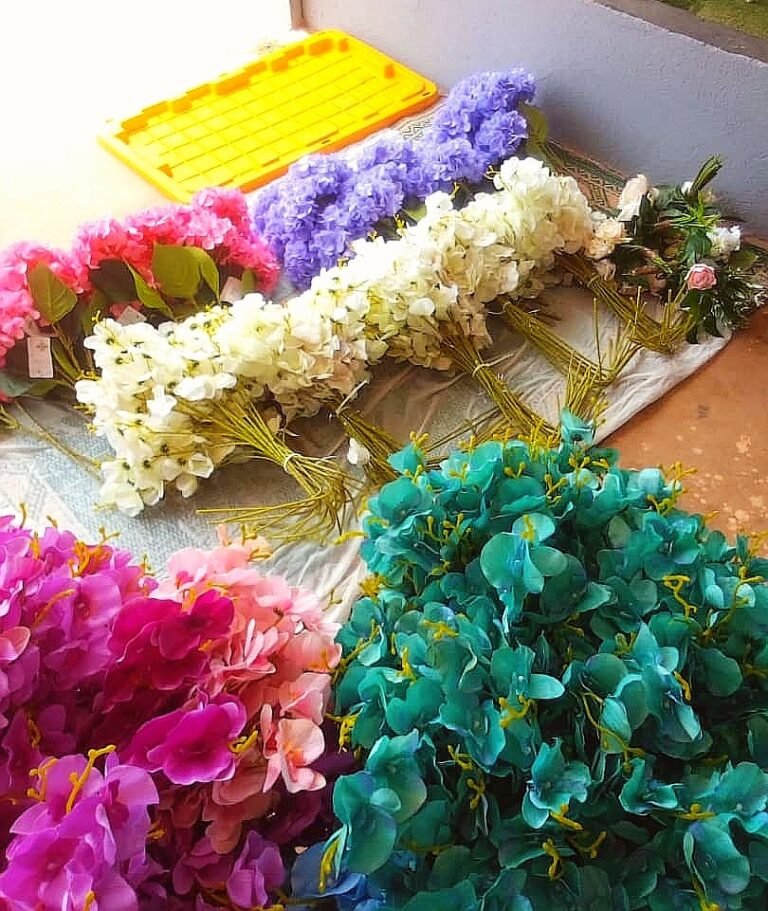 Bouquet de fleurs artificielles / LOCATION