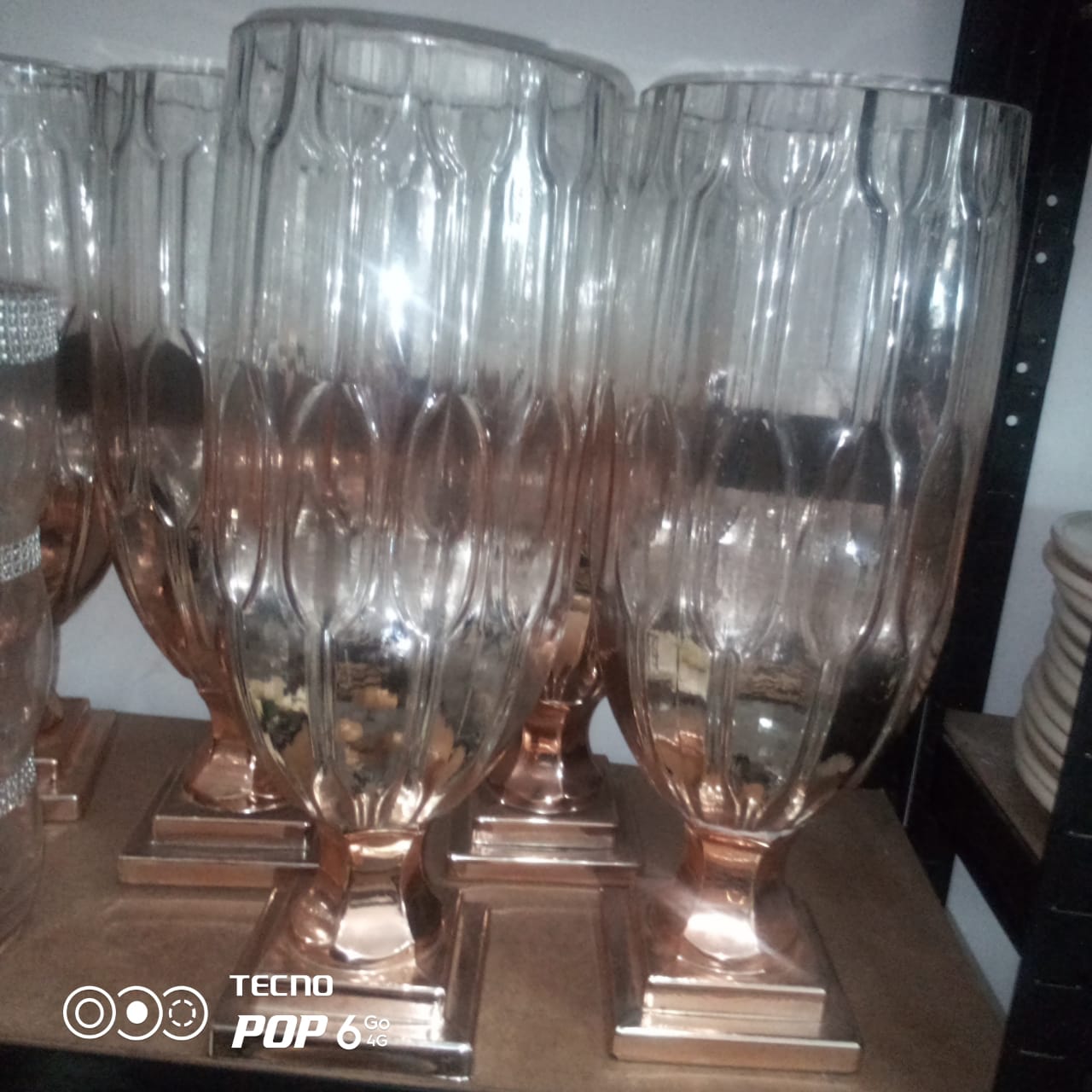 Vases / LOCATION – Image 3